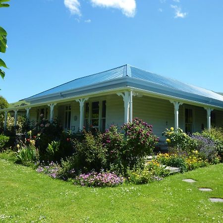 Halfmoon Cottage Akaroa Eksteriør bilde
