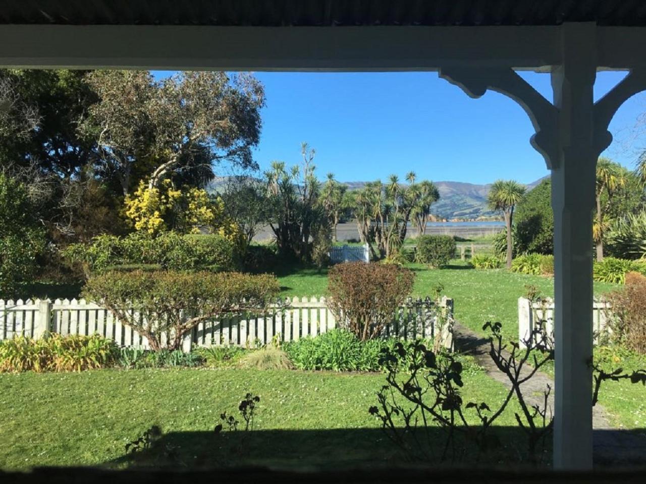 Halfmoon Cottage Akaroa Eksteriør bilde